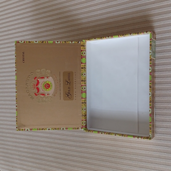 Wood Cigar Box - Macanudo Gold Label - Picture 2 of 8